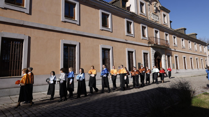 Procesión académica en el acto de Santo Tomás