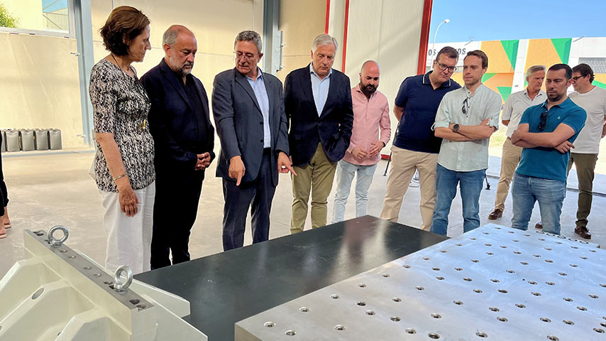 Visita al Laboratorio de Análisis Modal y Vibracional de Grandes Estructuras (LAViGEM)